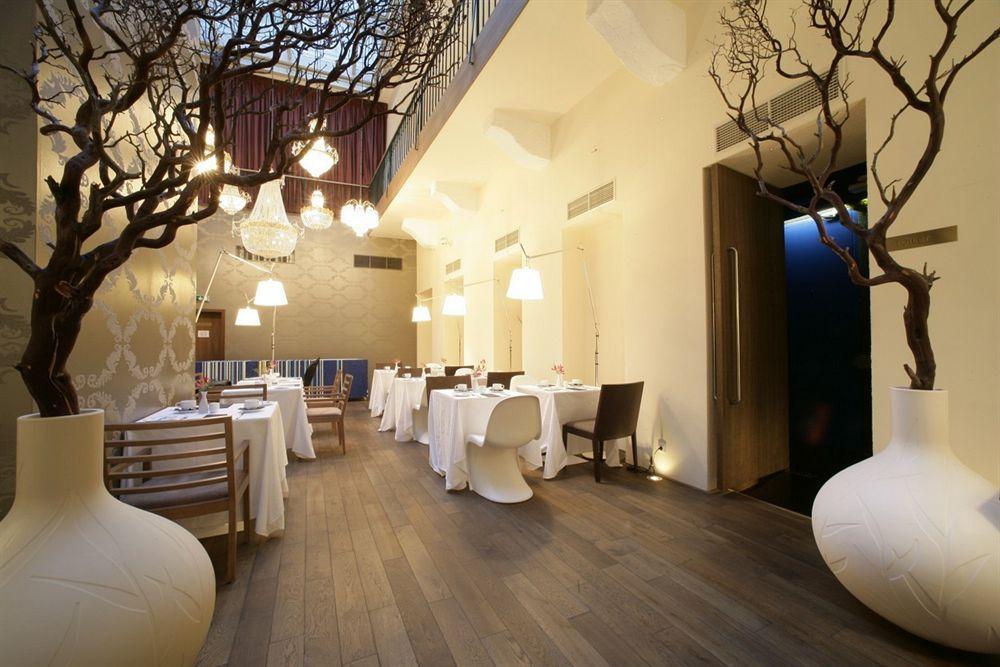 Floor 4* Prague