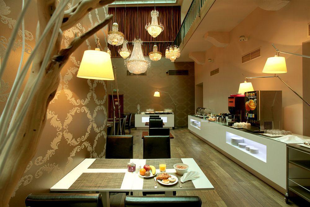 Hotel Floor 4*
