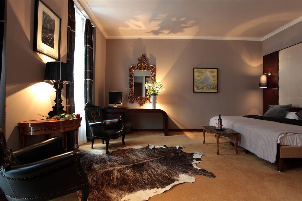 Hotel Floor 4*