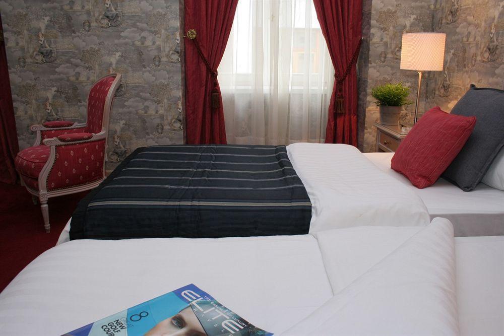 Floor 4* Prague